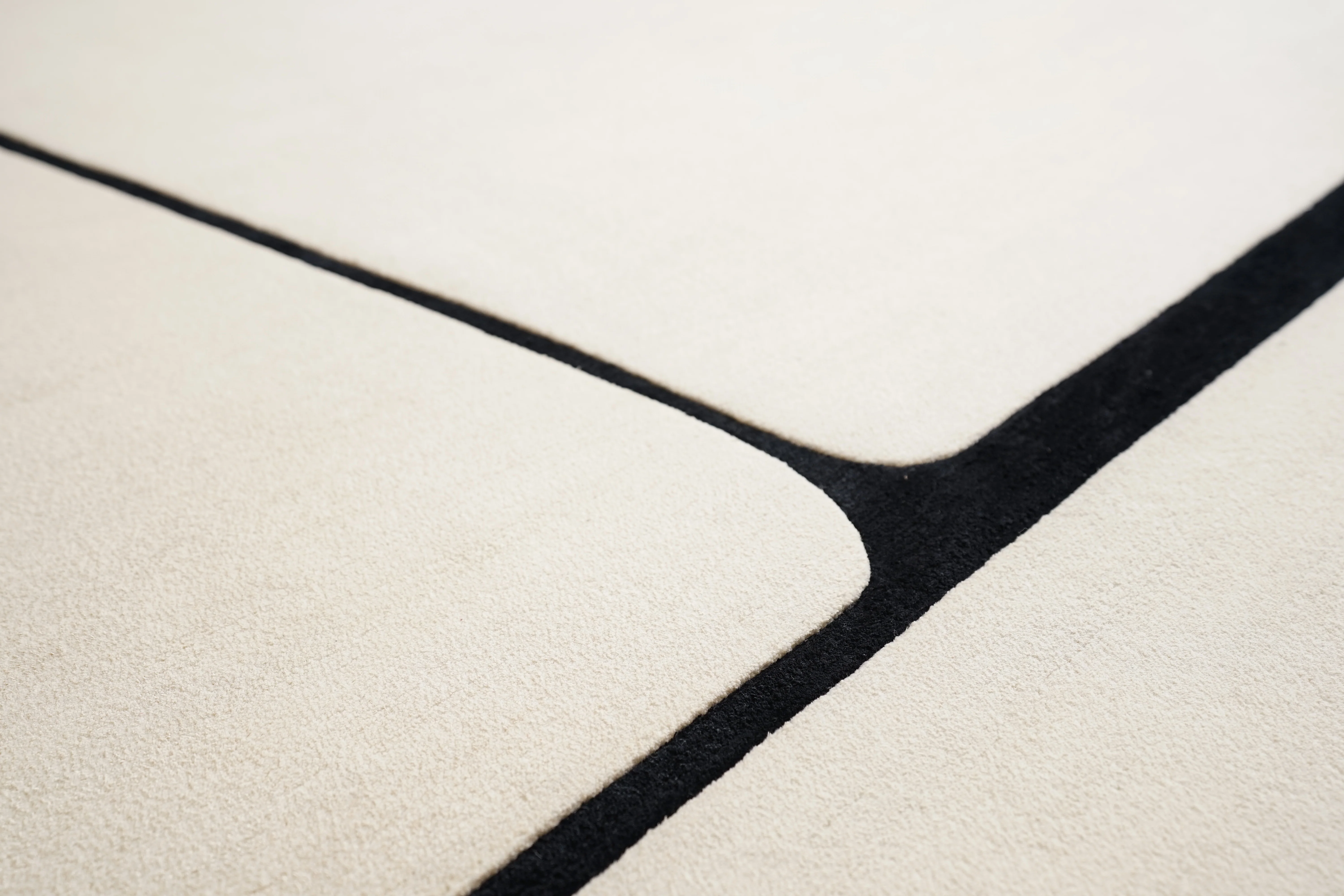 Lloyd - Ivory / Black - Image 3