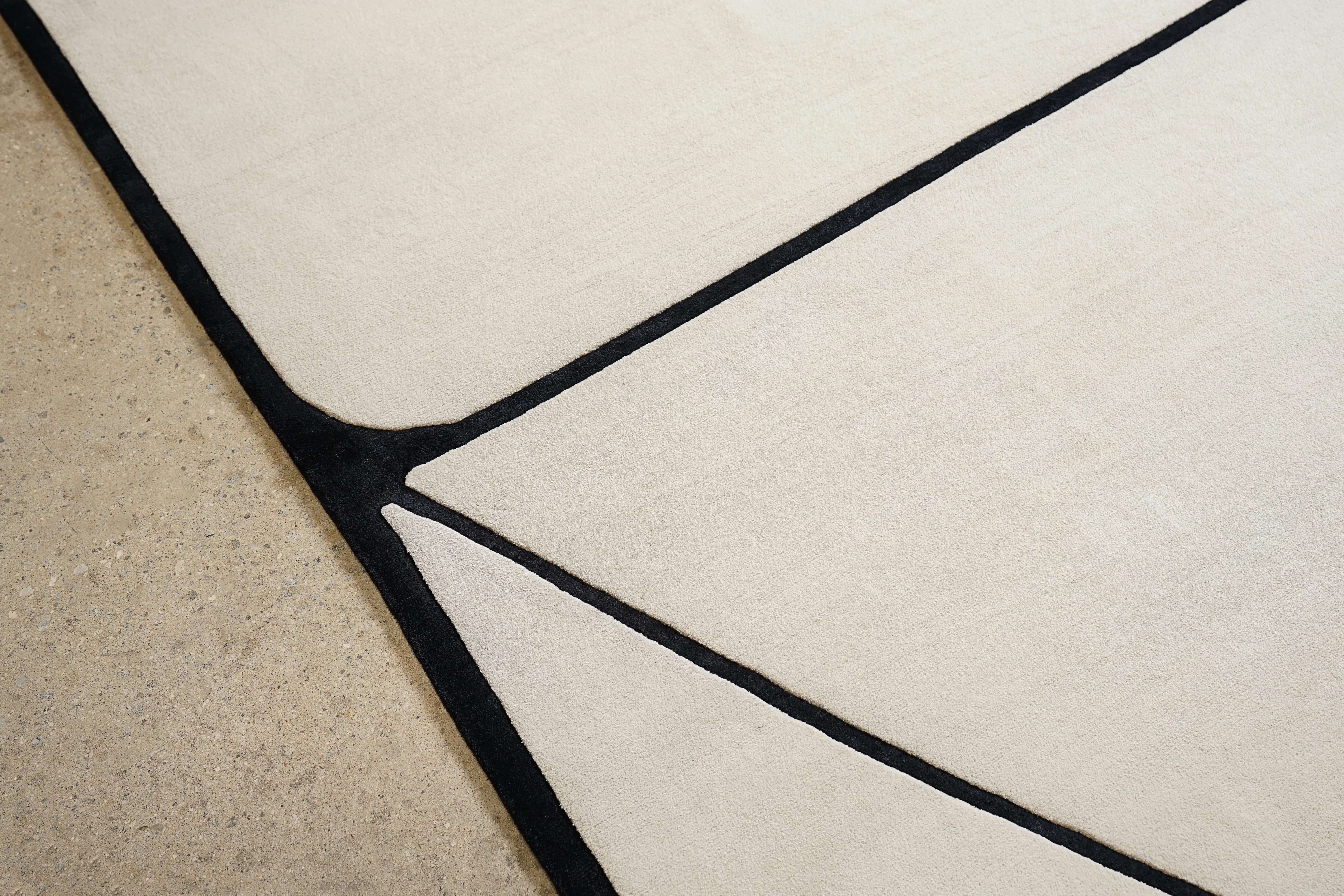 Lloyd - Ivory / Black - Image 4