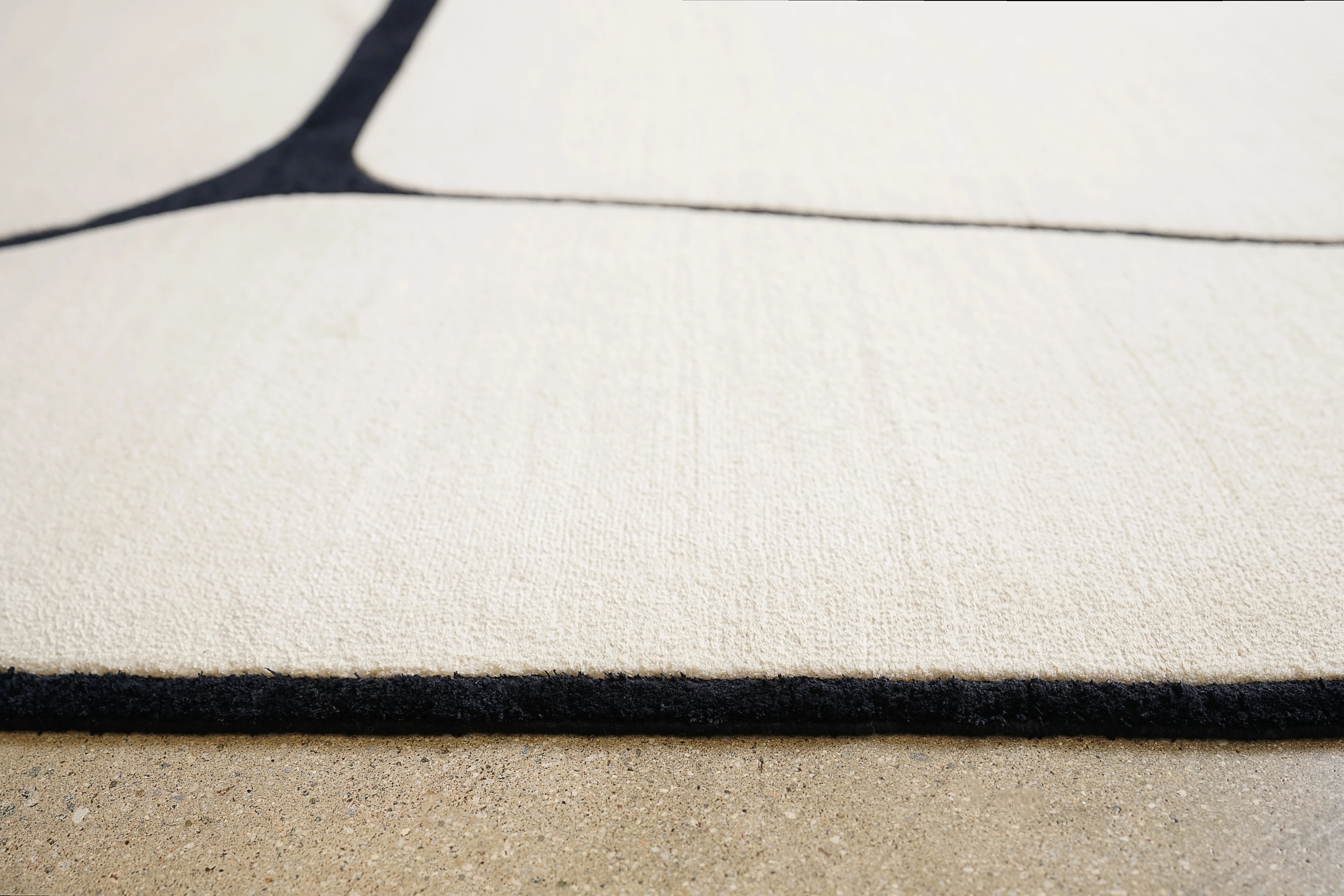 Lloyd - Ivory / Black - Image 5