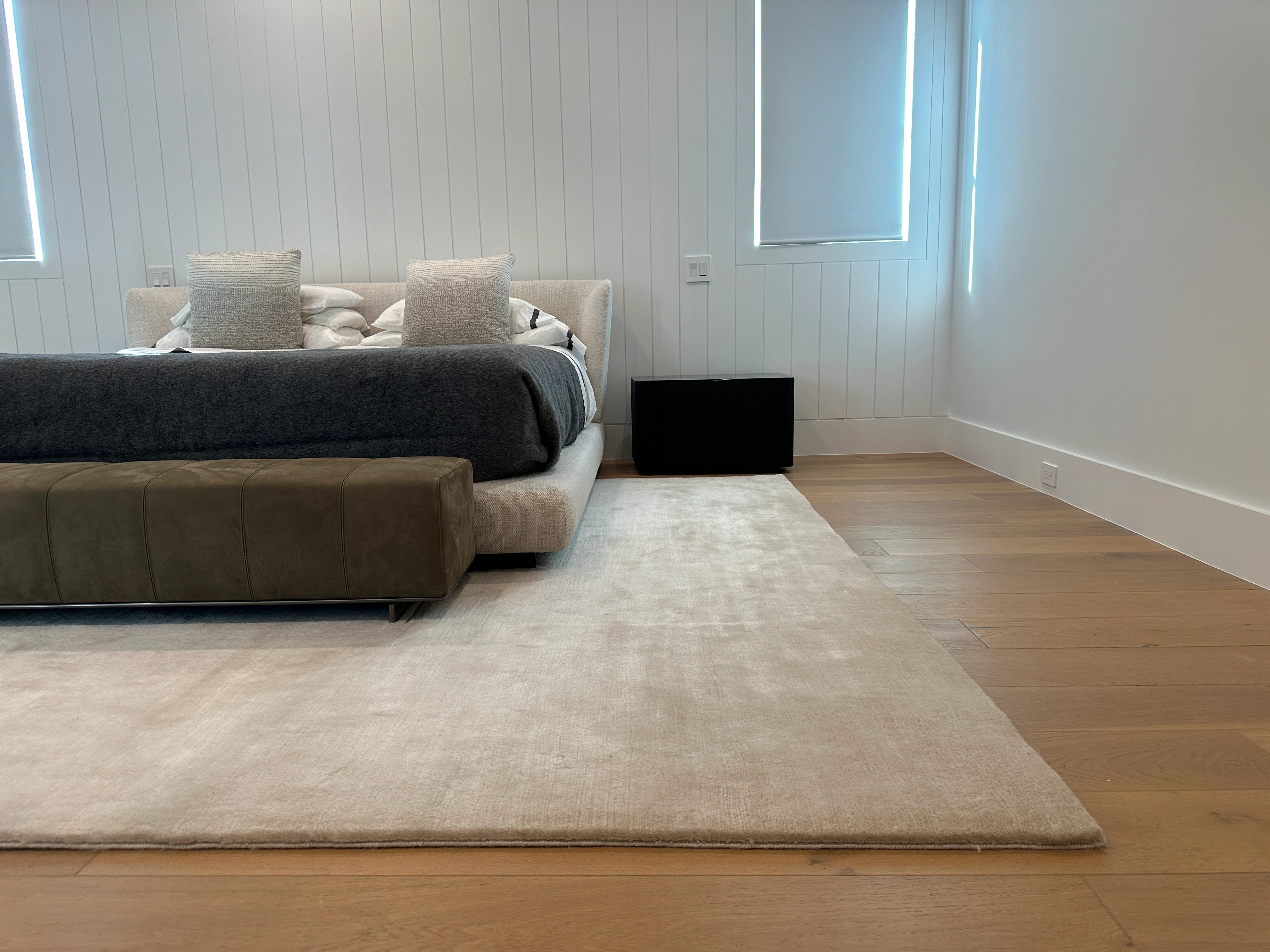 Solid Mohair Oyster White - Image 2