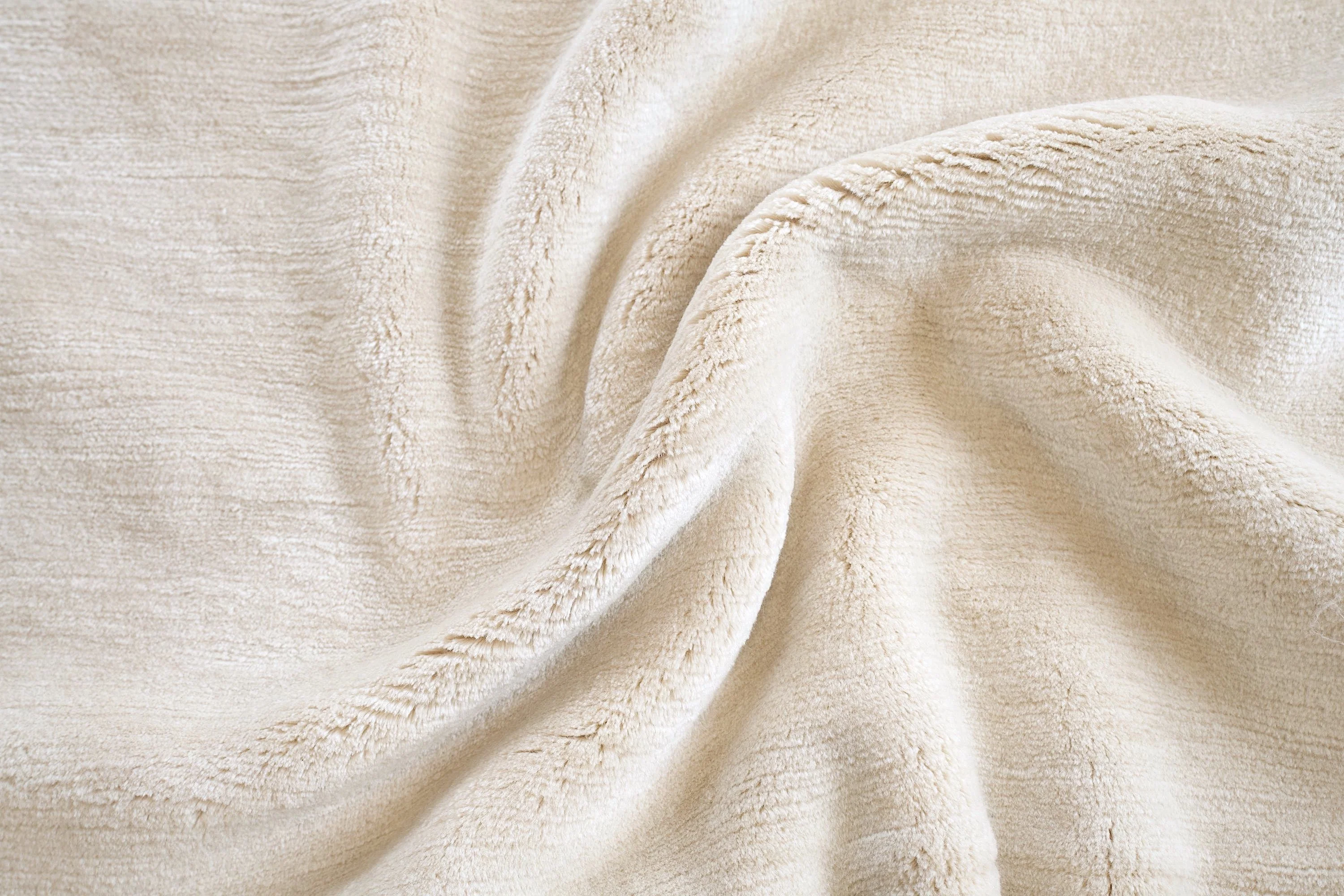 Solid Mohair Oyster White - Image 4