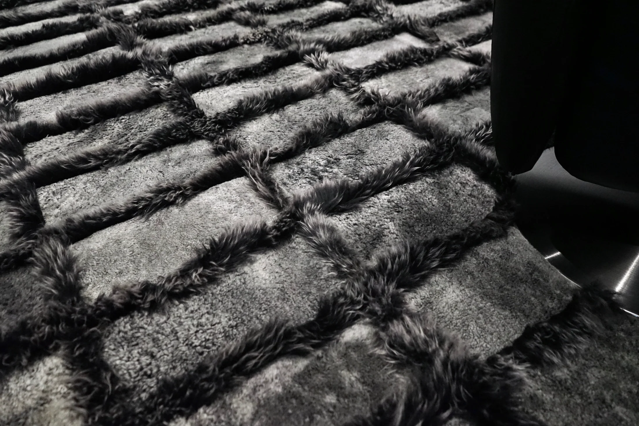 Two Tones W/ Long Hair Patagonia Sheepskin - Image 3